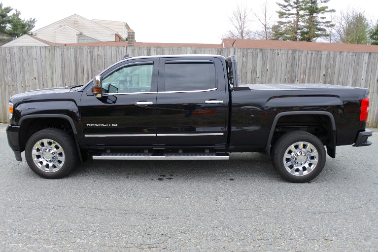 Used 2017 GMC Sierra 2500hd Denali Crew Cab 4WD Used 2017 GMC Sierra 2500hd Denali Crew Cab 4WD for sale at Metro West Motorcars LLC in Shrewsbury MA 2