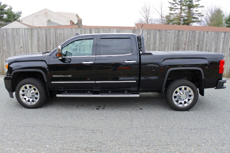 Used 2017 GMC Sierra 2500hd Denali Crew Cab 4WD Used 2017 GMC Sierra 2500hd Denali Crew Cab 4WD for sale  at Metro West Motorcars LLC in Shrewsbury MA 2