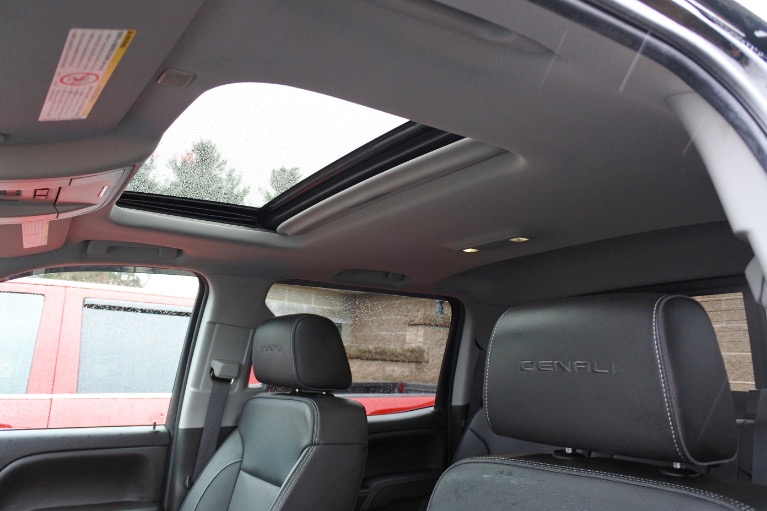 Used 2017 GMC Sierra 2500hd Denali Crew Cab 4WD Used 2017 GMC Sierra 2500hd Denali Crew Cab 4WD for sale at Metro West Motorcars LLC in Shrewsbury MA 21