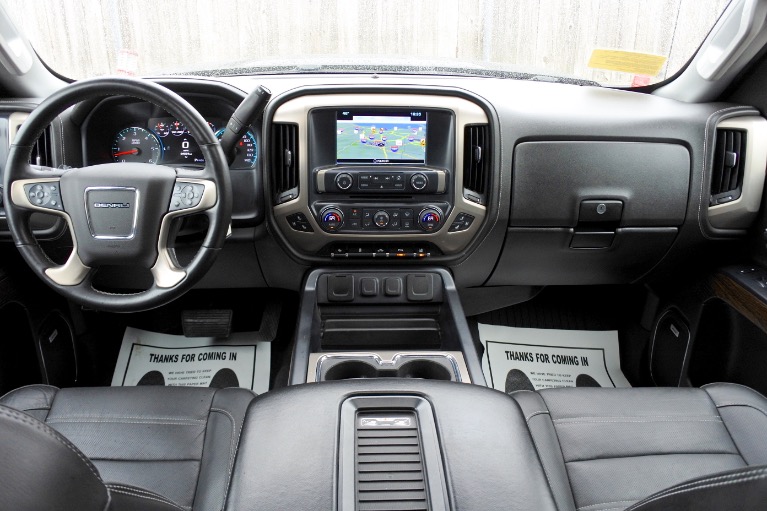 Used 2017 GMC Sierra 2500hd Denali Crew Cab 4WD Used 2017 GMC Sierra 2500hd Denali Crew Cab 4WD for sale at Metro West Motorcars LLC in Shrewsbury MA 9