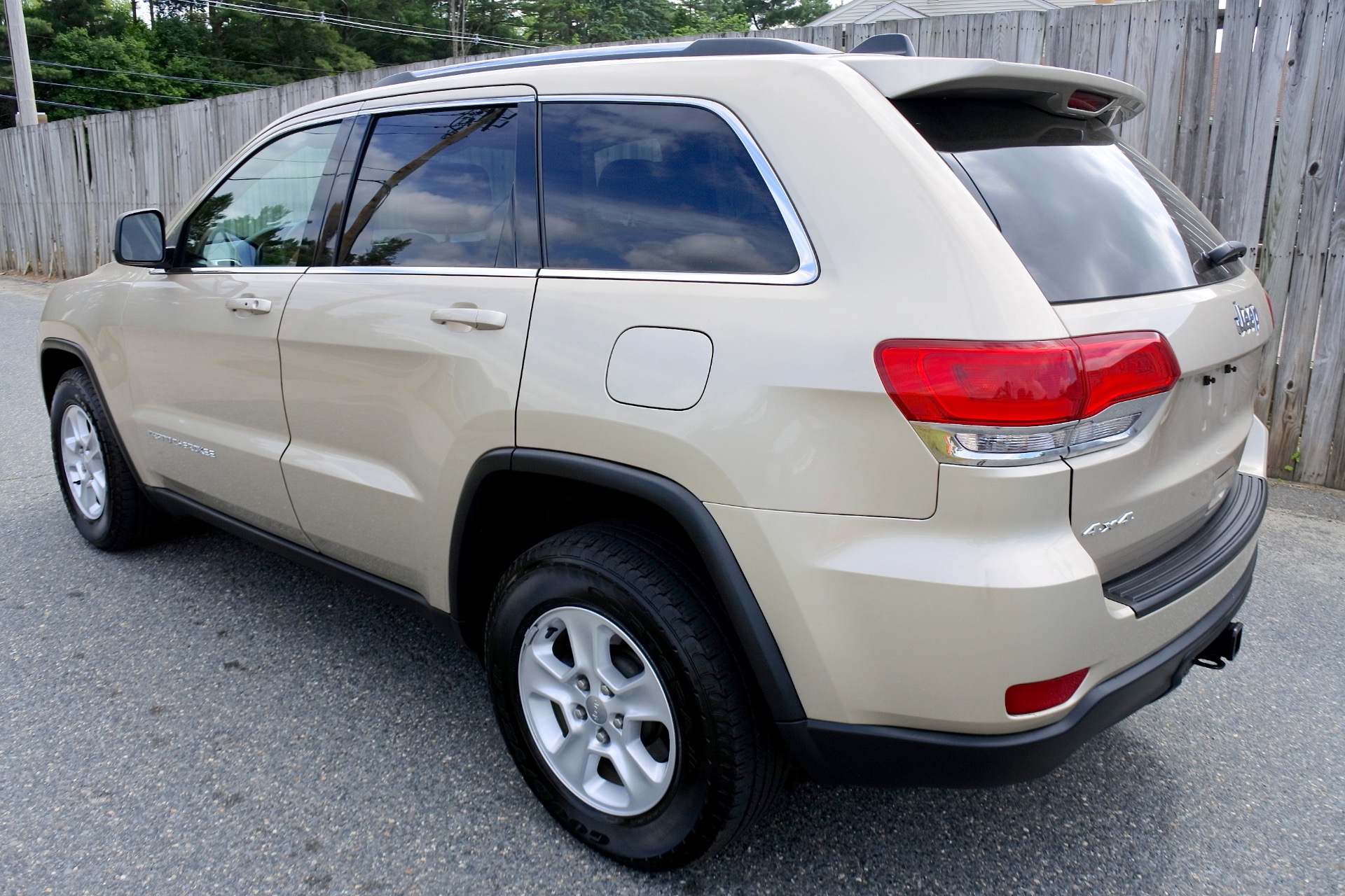 Used 2014 Jeep Grand Cherokee Laredo E 4WD For Sale