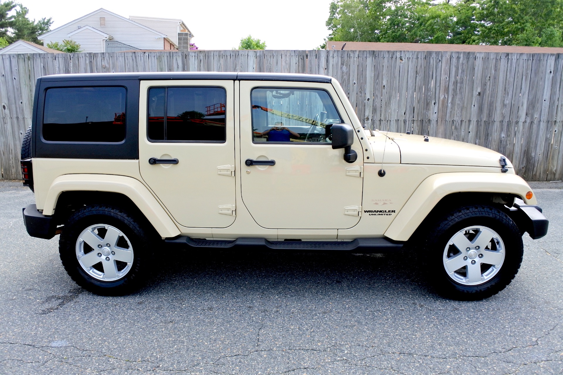 Jeep Wrangler Sahara 2011