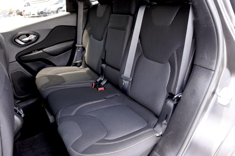 Used 2015 Jeep Cherokee 4WD 4dr Latitude Used 2015 Jeep Cherokee 4WD 4dr Latitude for sale at Metro West Motorcars LLC in Shrewsbury MA 16