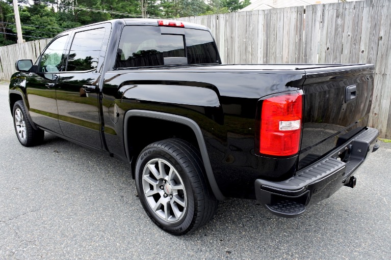 Used 2015 GMC Sierra 1500 4WD Crew Cab 143.5' Denali Used 2015 GMC Sierra 1500 4WD Crew Cab 143.5' Denali for sale  at Metro West Motorcars LLC in Shrewsbury MA 3