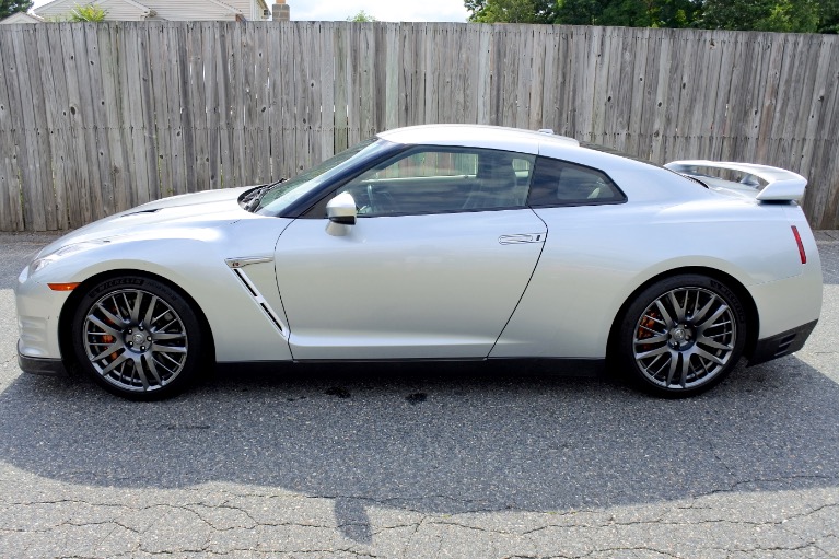 Used 2016 Nissan Gt-r Premium Used 2016 Nissan Gt-r Premium for sale at Metro West Motorcars LLC in Shrewsbury MA 2