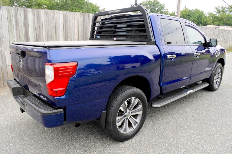 Used 2017 Nissan Titan 4x4 Crew Cab SL Used 2017 Nissan Titan 4x4 Crew Cab SL for sale  at Metro West Motorcars LLC in Shrewsbury MA 5
