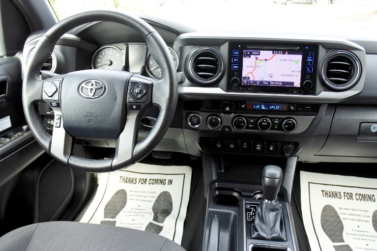 Used 2017 Toyota Tacoma TRD Off Road Double Cab V6 4x4 Used 2017 Toyota Tacoma TRD Off Road Double Cab V6 4x4 for sale at Metro West Motorcars LLC in Shrewsbury MA 10