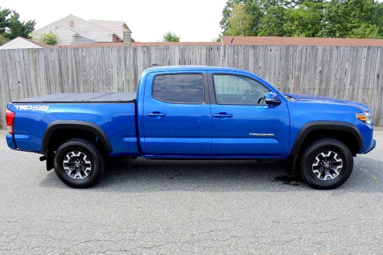 Used 2017 Toyota Tacoma TRD Off Road Double Cab V6 4x4 Used 2017 Toyota Tacoma TRD Off Road Double Cab V6 4x4 for sale  at Metro West Motorcars LLC in Shrewsbury MA 6