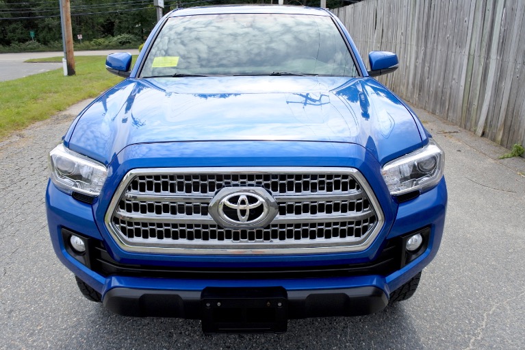 Used 2017 Toyota Tacoma TRD Off Road Double Cab V6 4x4 Used 2017 Toyota Tacoma TRD Off Road Double Cab V6 4x4 for sale at Metro West Motorcars LLC in Shrewsbury MA 8