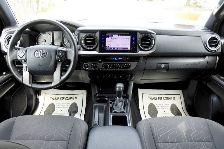 Used 2017 Toyota Tacoma TRD Off Road Double Cab V6 4x4 Used 2017 Toyota Tacoma TRD Off Road Double Cab V6 4x4 for sale at Metro West Motorcars LLC in Shrewsbury MA 9