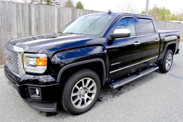 Used 2015 GMC Sierra 1500 4WD Crew Cab 143.5' Denali Used 2015 GMC Sierra 1500 4WD Crew Cab 143.5' Denali for sale at Metro West Motorcars LLC in Shrewsbury MA 1