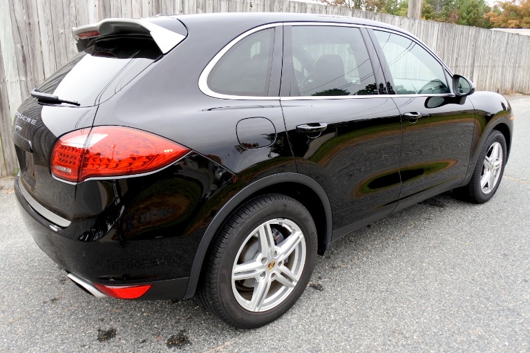 Used 2014 Porsche Cayenne Platinum Edition AWD Used 2014 Porsche Cayenne Platinum Edition AWD for sale  at Metro West Motorcars LLC in Shrewsbury MA 5