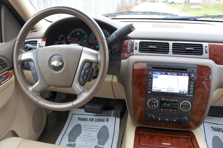 Used 2011 Chevrolet Suburban 1500 LTZ 4WD Used 2011 Chevrolet Suburban 1500 LTZ 4WD for sale  at Metro West Motorcars LLC in Shrewsbury MA 10